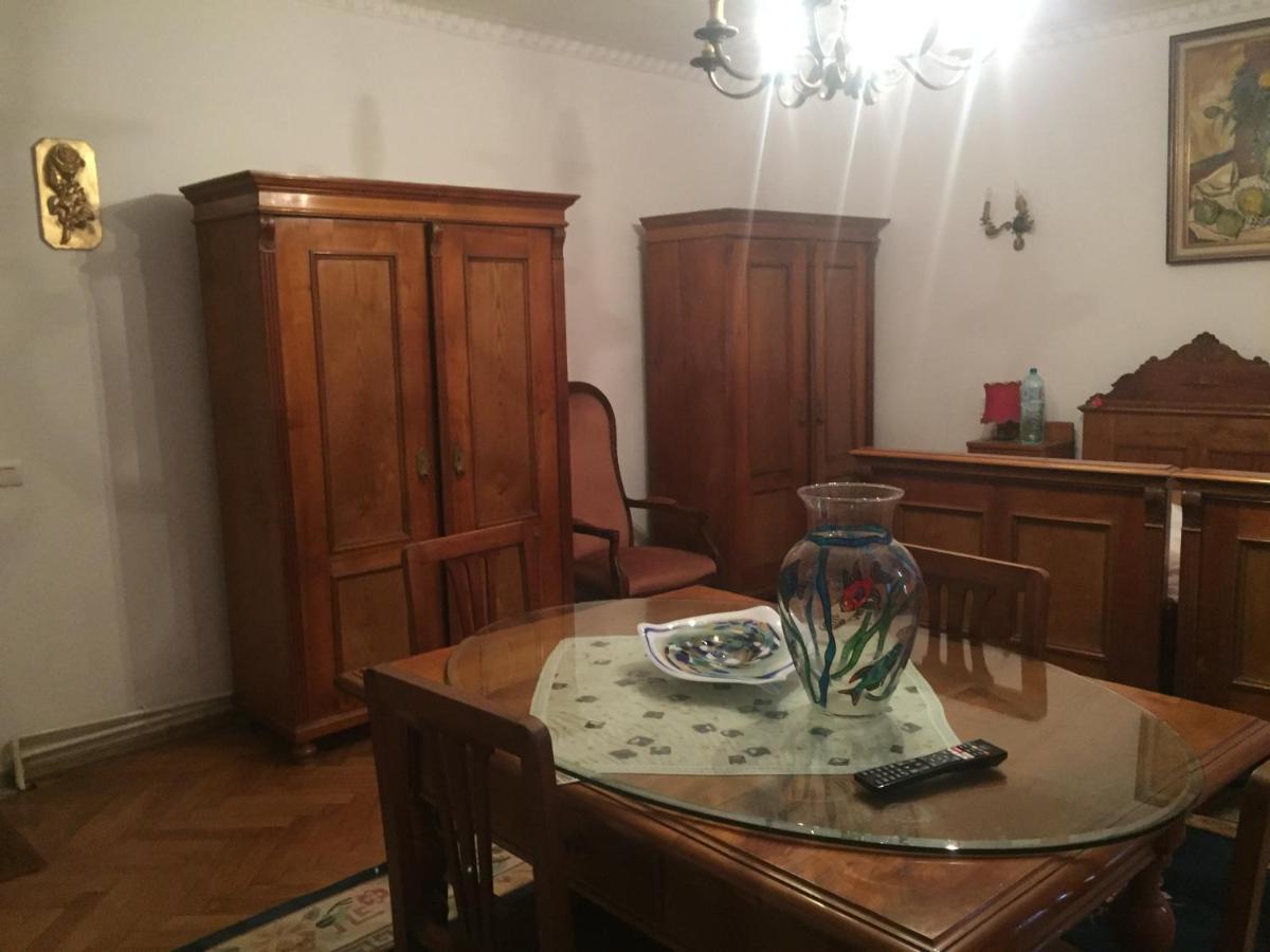 Anastasia 3 Mediaş Exteriör bild